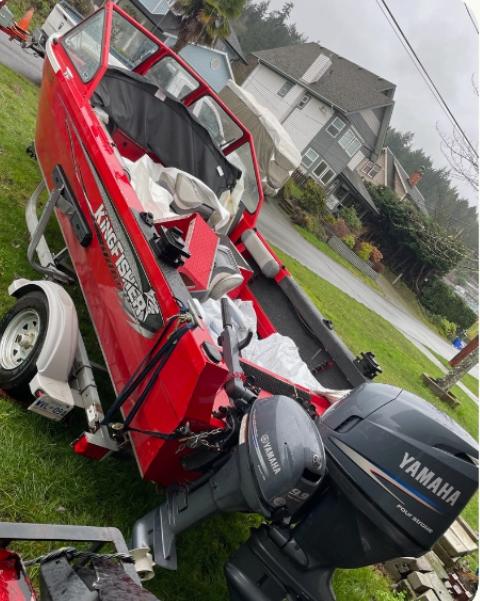 2025 Yamaha, Kingfisher boat and watercraft in excellent condition