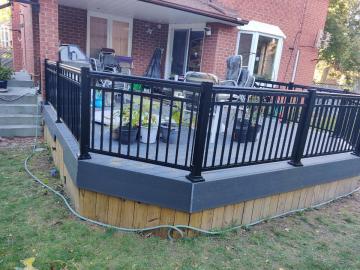 Aluminum Deck Railings – Custom Made & Installed