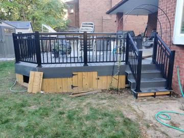 Aluminum Deck Railings – Custom Made & Installed