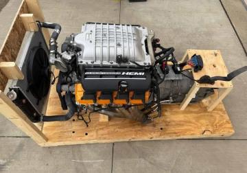 Dodge V8 HEMI suralimenté de 6,2 L, couplé à une transmission automatique ZF 8HP90 à 8 rapports : Pr